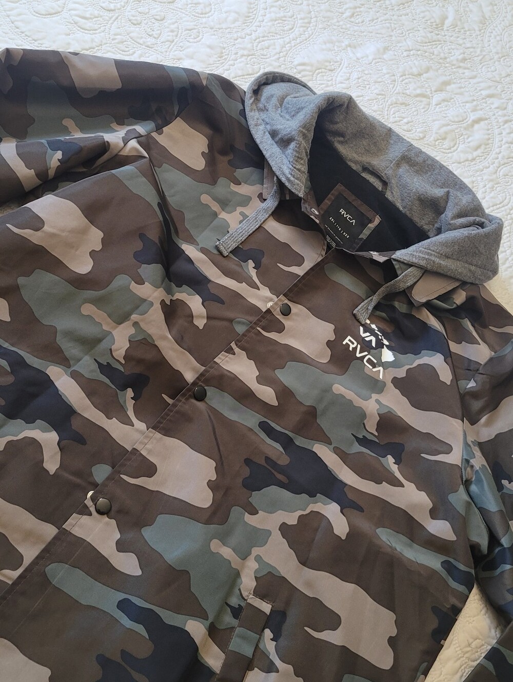 RVCA Hawaii Island Hex Hooded Coaches Jacket - Men's XXL